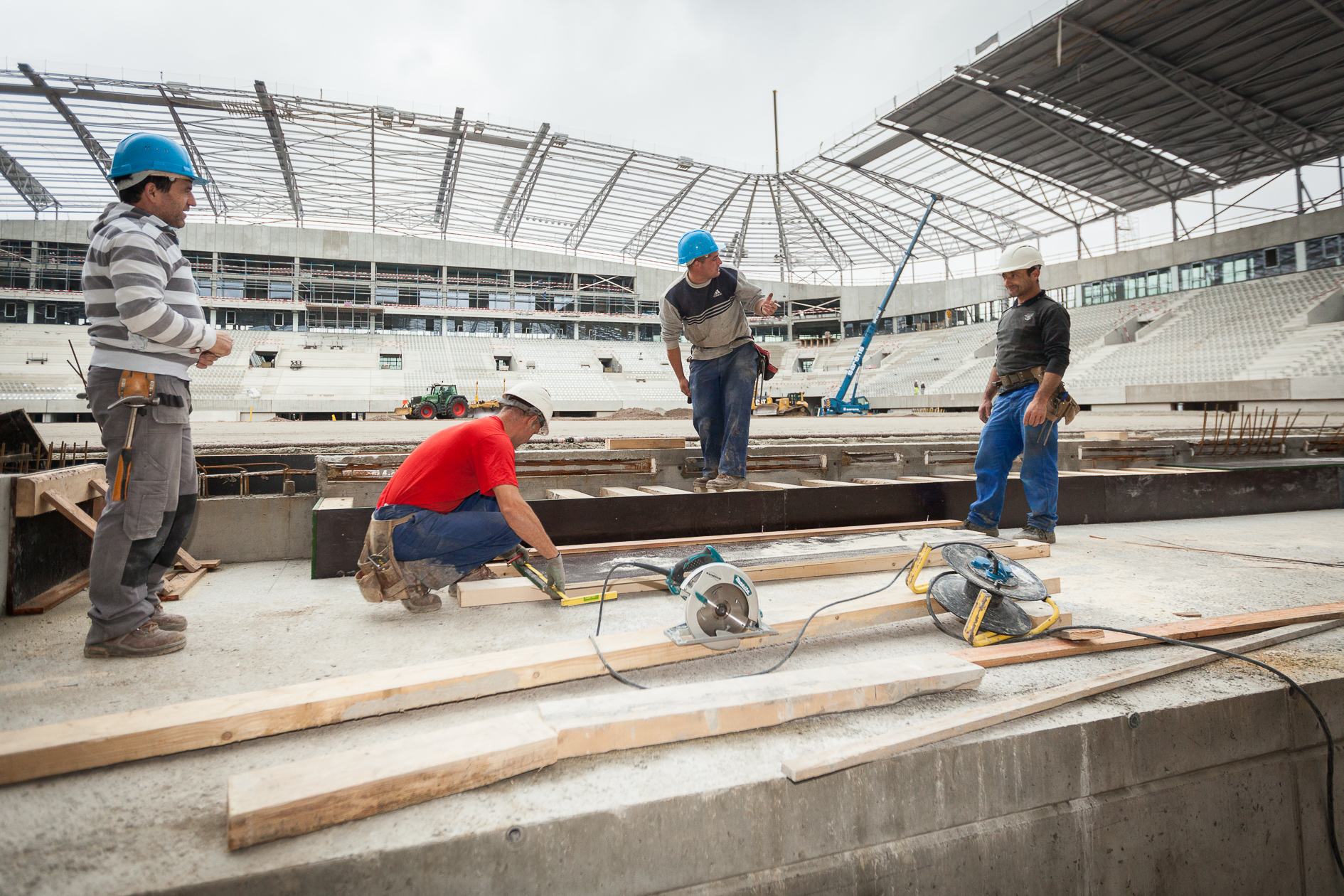 of <ASS HLN > of <ASS VOETBALBOND + >