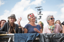 Rock (on) chicks!