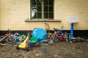 Minor Ndako, Opvang en begeleiding voor minderjarigen en hun context, vluchtelingen.