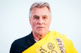 Lucien Van Impe, laatste Tour-winnaar poseert met zijn gele trui uit de Tour de France uit 1976.